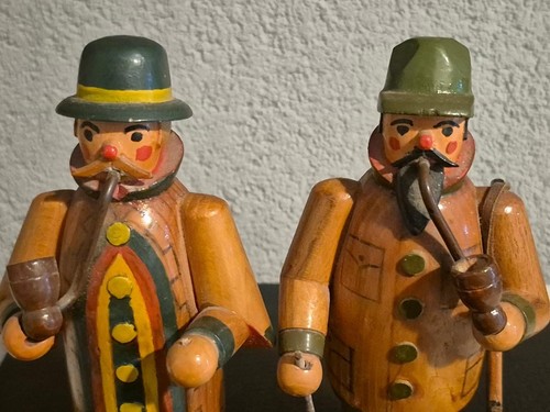 Zwei schöne alte holzfiguren - schöne,