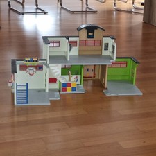 Playmobil Schule und Turnhalle