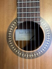 Juan Aguilera E1m – Handgefertigte Klassikgitarre aus Spanien mit Tasche