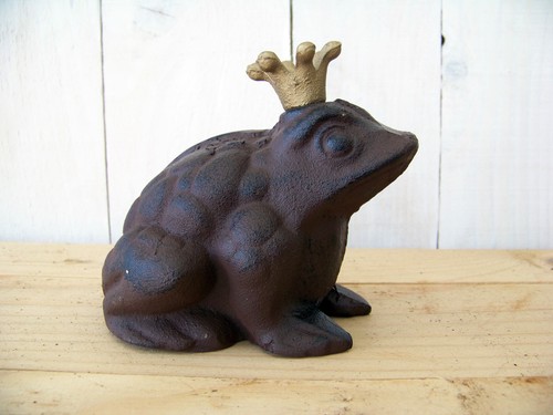 Gartenfigur froschkönig - gartenfigur,