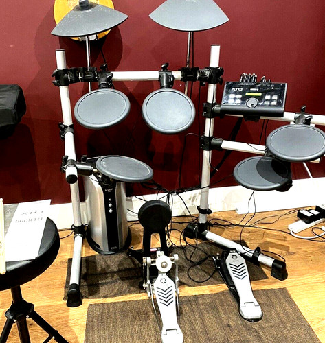 Yamaha dtx500 drum kit - e,