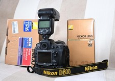 Nikon D800 Vollformatkamera + Profi-Zubehörpaket ? guter Zustand