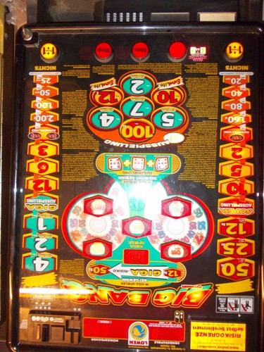 Geldspielautomat - , /
