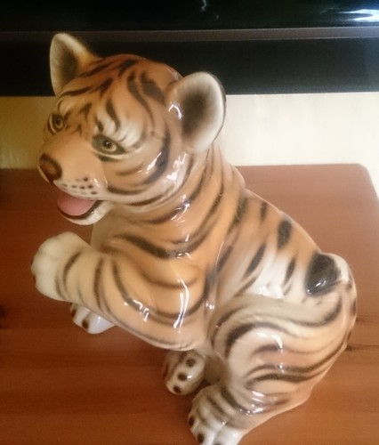 Porzellanfigur tigerbaby - ,,