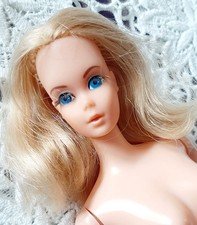 Barbie Puppe Walk Lively mit