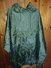 Getragenes dünneres Regencape (keine Folie!!)