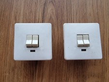 TOP 2x DDR Lichtschalter mit Stromanzeige! Weiß! Abdeckrahmen und Schalter! Blen