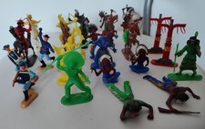 Indianer, Cowboys und Soldaten aus Plastik 