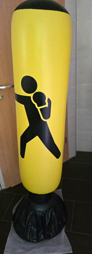 Freistehender boxsack mit - freistehender,