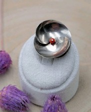 Riikschmuck Handarbeit 925 Silber Brosche & Anhänger mit Korallenkugel