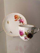 KPM Berlin NEUOSIER Kaffeetasse + UT Blumenmalerei Goldrand 1. Wahl