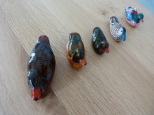 5 Enten (3 aus Keramik/Steingut und 2 aus Holz)