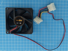 Hochwertiger, leiser Lüfter 80x80x25 mm techsolo