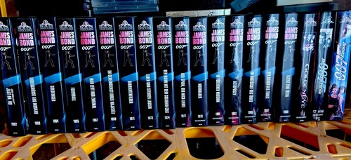 James bond 007 vhs - bond,