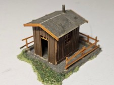 Faller HO Holzunterstand  50 x 50 mm mit Ausstattungsteilen Entenhaus etc..  /11