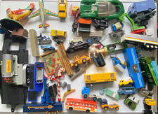 Bastlerbedarf u.a. Spielzeug Blech, Modelautos - Guß und Plastik