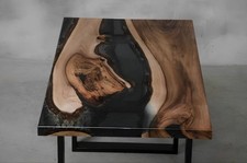 Couchtisch aus Massivholz und