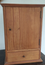 Arznei Medizin Hängeschrank ca. 100 Jahre alt Schublade guter Zustand naturholz