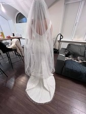 Weißes Brautkleid