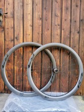 Novatec R4 Laufradsatz 700c