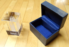 Glasquader / 3D-Laser-Kristall mit Glasinnengravur "helios 100" Isolierkanne