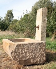 Sandsteinbrunnen, Gartenbrunnen Sandstein / Natursteinbrunnen