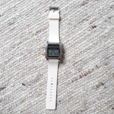 SOLAR POWER Armbanduhr Digital Weiß Herren Damen Quadratisch