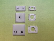 Eine Ersatz-Taste / Tastenkappe / Key Apple iBook G3 12“ / 14“ Tastatur Keyboard