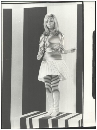 C724 nancy sinatra - ,