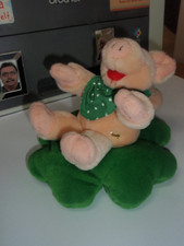 SUNKID Schweinchen auf Kleeblatt in Plüsch