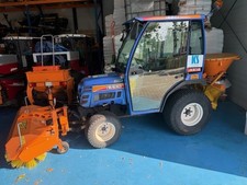 Iseki Kommunal Traktor 3215 mit Winterdiensteinrichtung