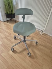 Behandlungs-/Kosmetikstuhl