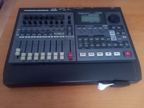 Roland 890 digital - vs,