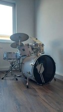 Schlagzeug Set (Millenium) ;  wie neu ( kaum benutzt ), 7 Teile, Weiss,