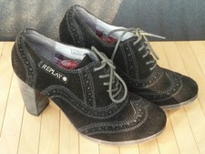 Replay Schuhe Größe 39   guter Zustand Schwarz Absatz Leder mit vielen Details 