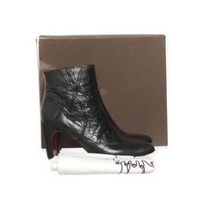 Chie Mihara, Stiefeletten