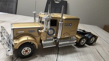 Kenworth W900  Australia 1:24  Revell Gebaut