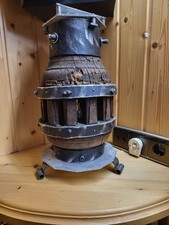 Antike Wagenrad Nabe mit LED