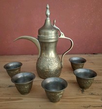 Vintage Dallah mit 5 Tassen, arabische Kaffeekanne