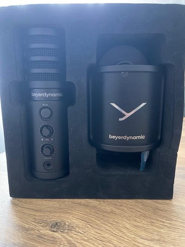 Microphone for podcasting