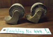 Beschlag Nr. 443, 2 (Paar) kräftige  antike Möbelrollen, Messing, Patina, gemark