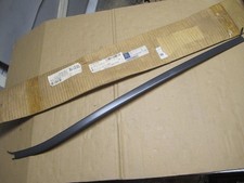 Mercedes Benz W124 Wasserabweiser links NOS A1246902362 7129 (243)