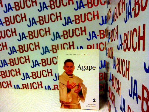Agape em - (Ãgape),