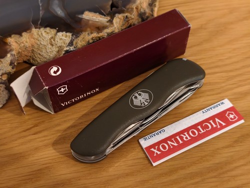 VICTORINOX