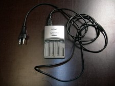 Sony Ladegerät cybershot 4x AA 2 xAAA BC-CSQ mit Netzkabel