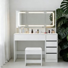 Schminktisch mit spiegel und