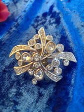  Knopfbrosche  4cm  rhodiniert mit Kristallsteinen  Pierre Lang