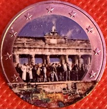 Colorierte 2 Euro Gedenkmünze: Fantasy-Motiv Brandenburger Tor/Fall der Mauer