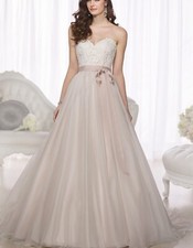 Farbiges Blush Rosa Spitze