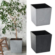 Blumenkübel in Betonoptik